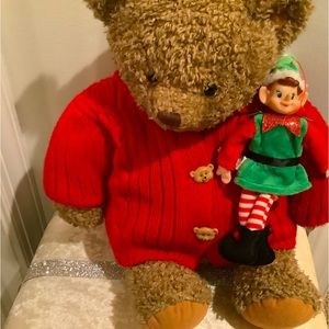 Adorable vintage bear with elf on the shelf!